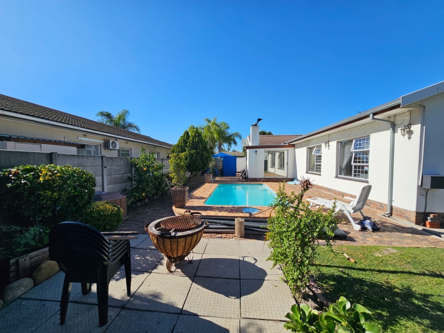 3 Bedroom Property for Sale in Ferndale Western Cape